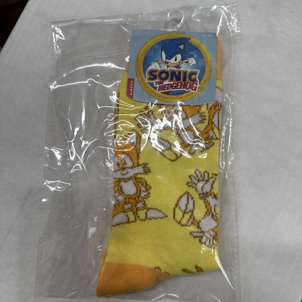 Sonic the Hedgehog Tails Crew Socks Mens Yellow Orange Retro Gaming Bioworld NWT